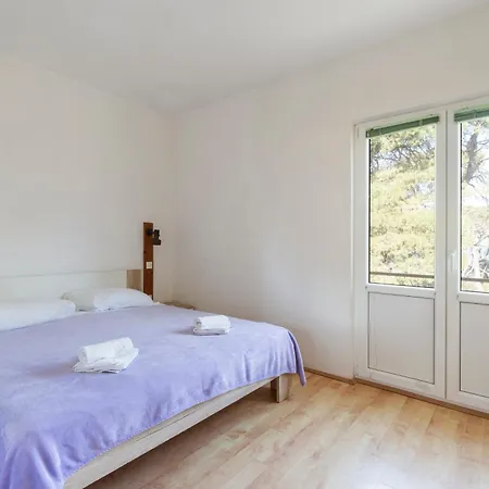 Appartement Viola 1 *
